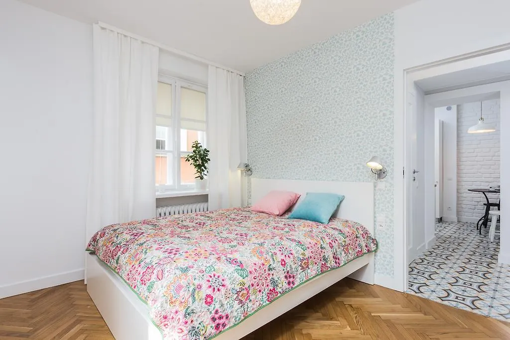 Baker Street Apartment Warsaw Poland